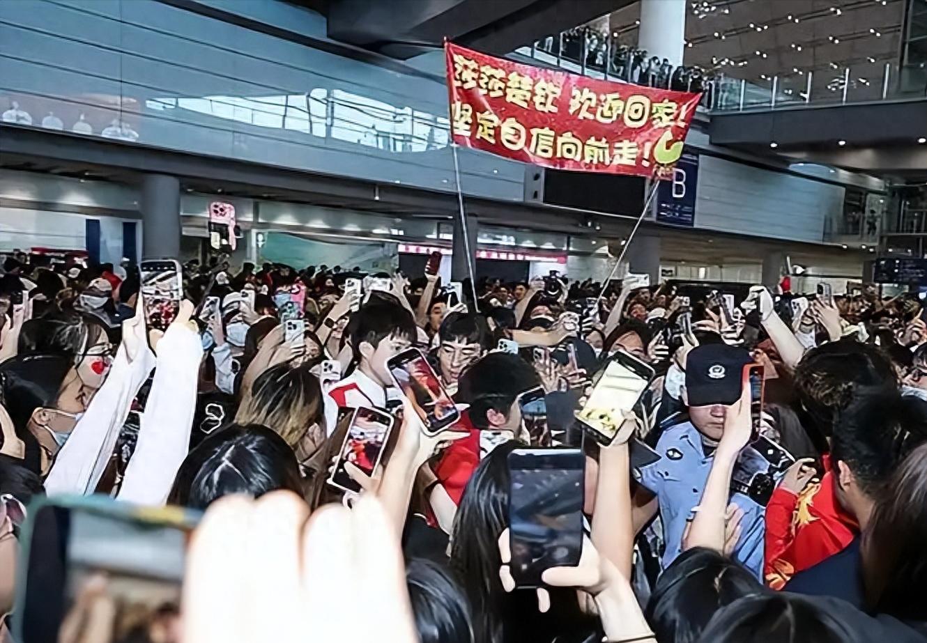今日RB莱比锡VSPSV埃因霍温直播_RB莱比锡VSPSV埃因霍温免费在线高清直播_RB莱比锡VSPSV埃因霍温直播免费高清视频直播无插件